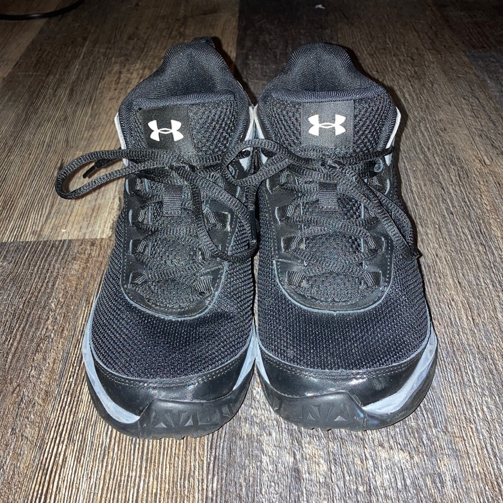 Unisex Under Armour Basketball Shoes. Worn once.